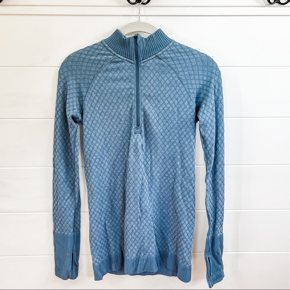 LULULEMON WOMENS HALF ZIP UP